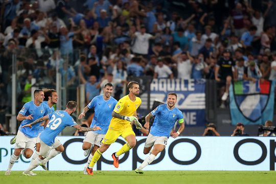 🎥 | Lazio pakt op BIZARRE wijze punt tegen Atlético: keeper kopt in allerlaatste minuut 1-1 binnen