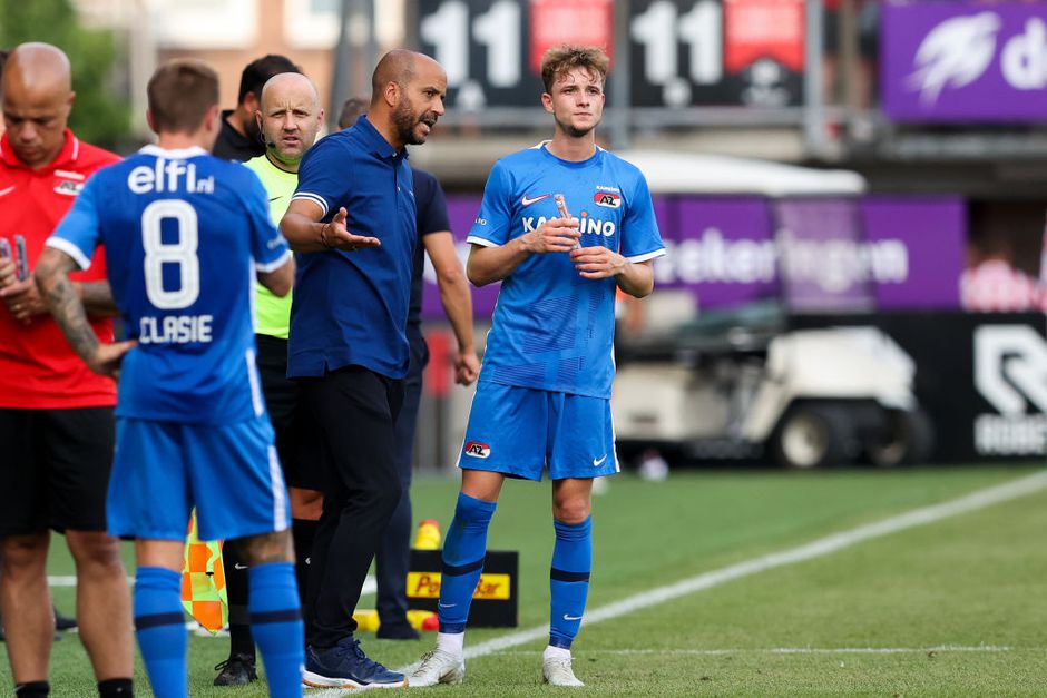 Check hier op welke zender AZ te zien is tegen Dnipro-1 in Conference League