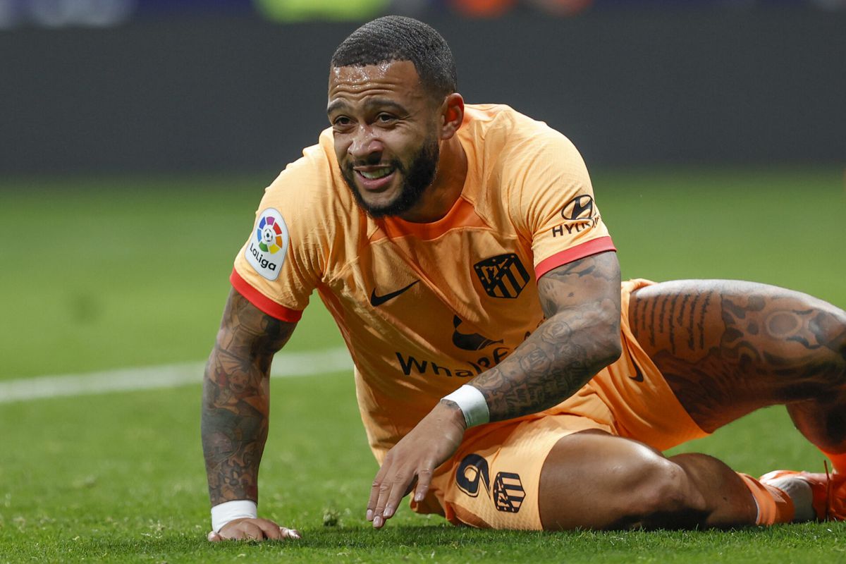 Kloteweken voor Memphis Depay: aanvaller 3 dagen na rentree weer geblesseerd