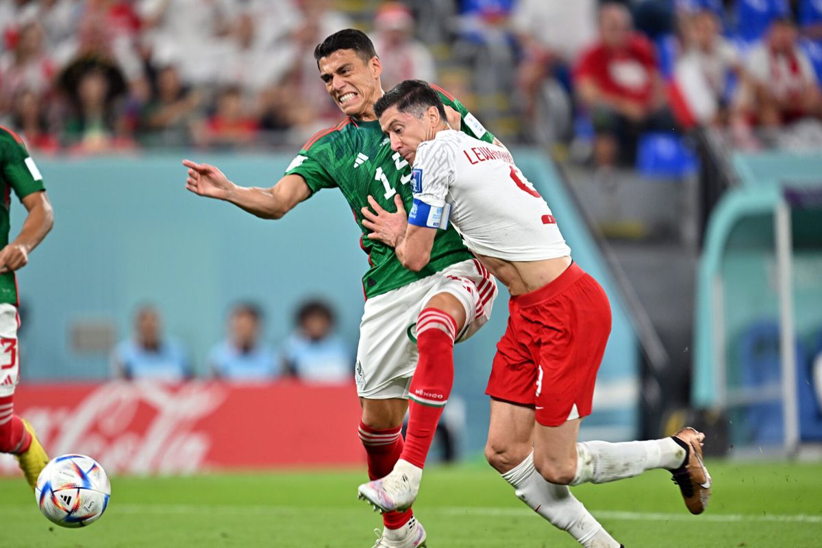 Polen houdt Mexico op gelijkspel, Lewandowski mist penalty