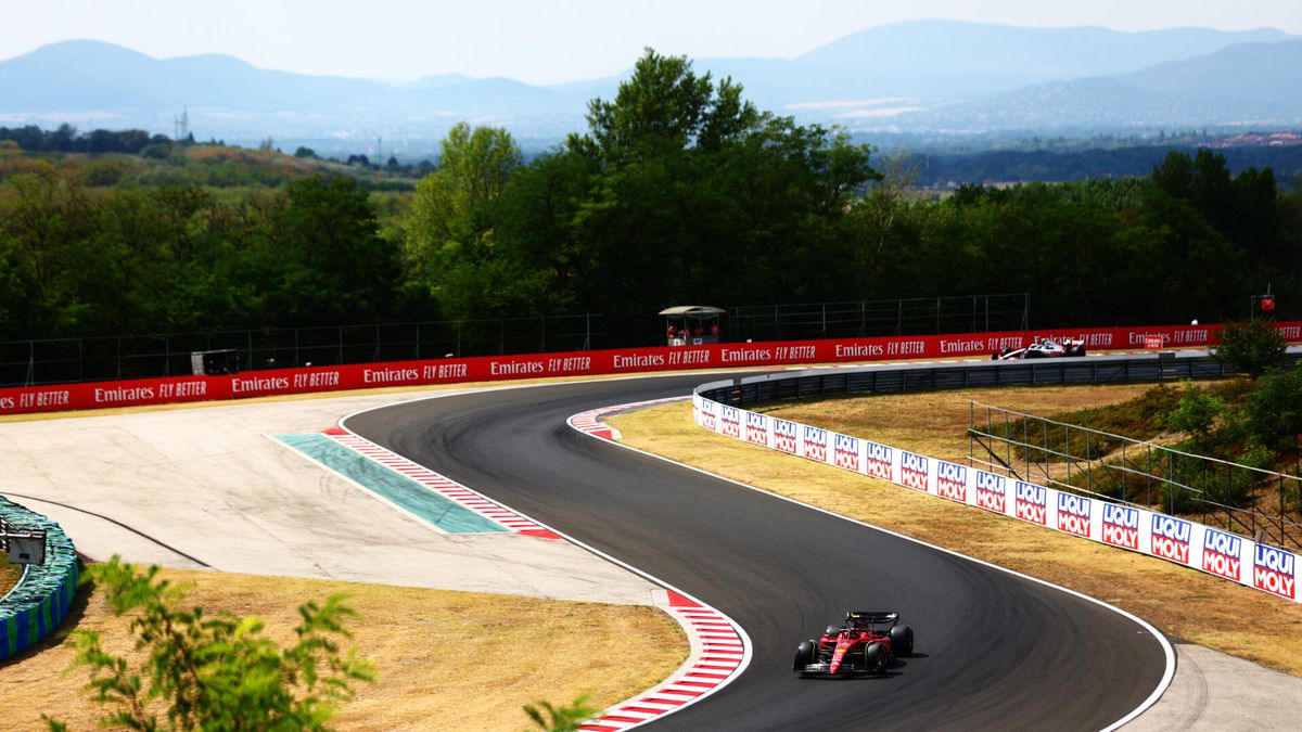 Vrije training 1 GP Hongarije: Verstappen rijdt met nieuwe versnellingsbak naar tweede tijd