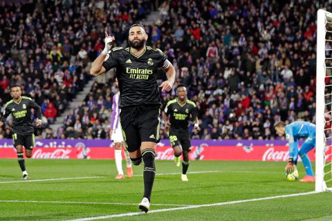 🎥 | Karim Benzema helpt Real Madrid met late treffers voorbij Valladolid