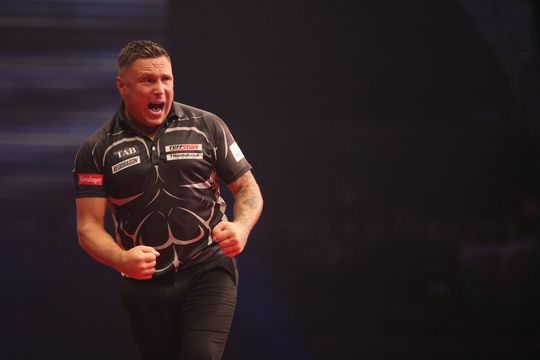 Gerwyn Price wint van Dirk van Duijvenbode in bloedstollende finale World Series of Darts