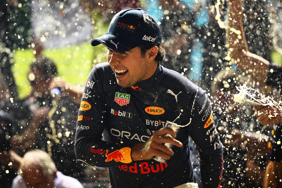 Pérez blijft de racewinnaar: Mexicaan krijgt 5 seconden penalty na GP van Singapore