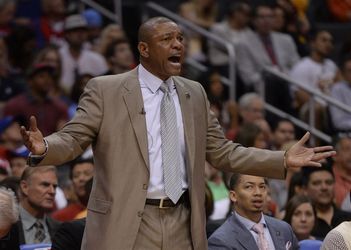 Coach Clippers stapt op als Sterling blijft