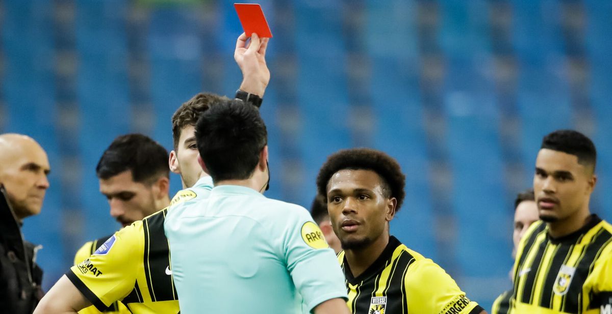 Loïs Openda voor 3 wedstrijden geschorst, Vitesse niet akkoord