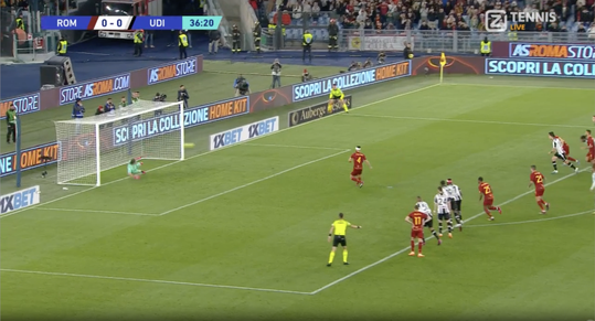🎥 | Roma schiet opnieuw een penalty tegen de paal (alleen de rebound gaat er wel in)
