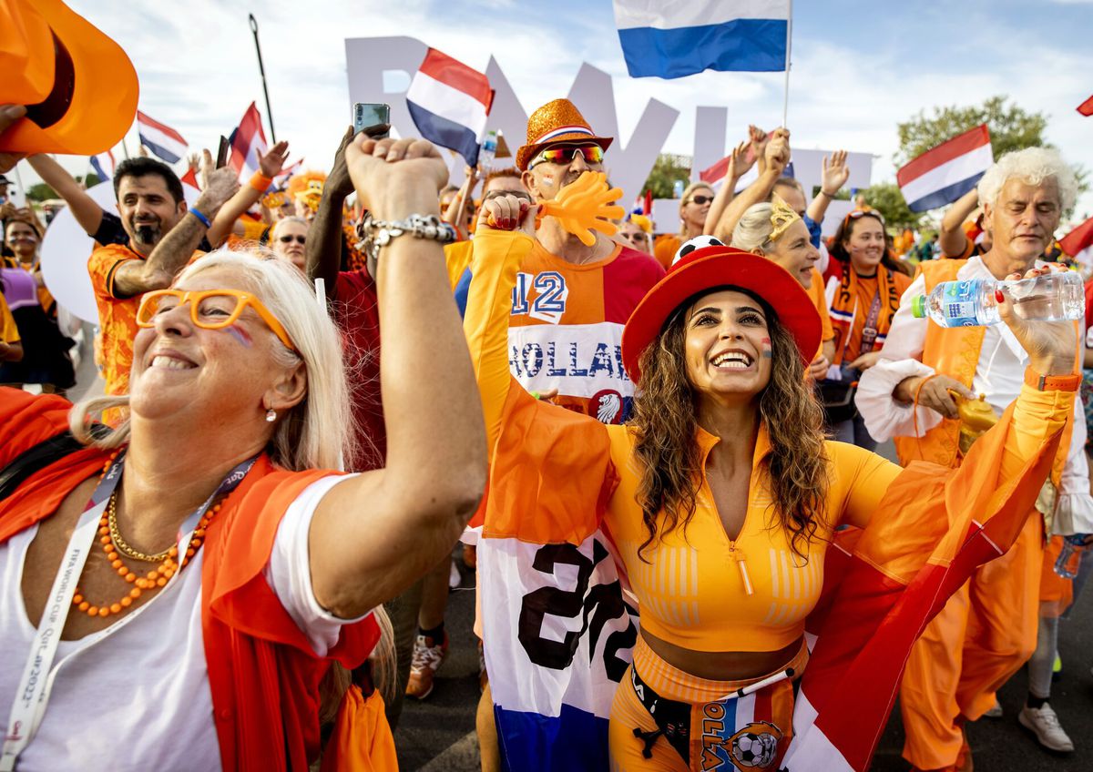 Oranjesupporters gaan fanwalk doen in Lusail met fluorescerende dansers: 'Veel met lichtjes doen'