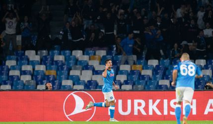 🎥 | Waar eindigt dit? Napoli binnen no-time op 2-0 tegen Rangers