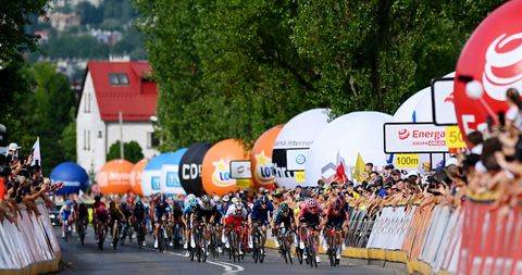 TV-motor in Ronde van Polen rijdt vól het publiek in: 'Zag het met mijn eigen ogen gebeuren'