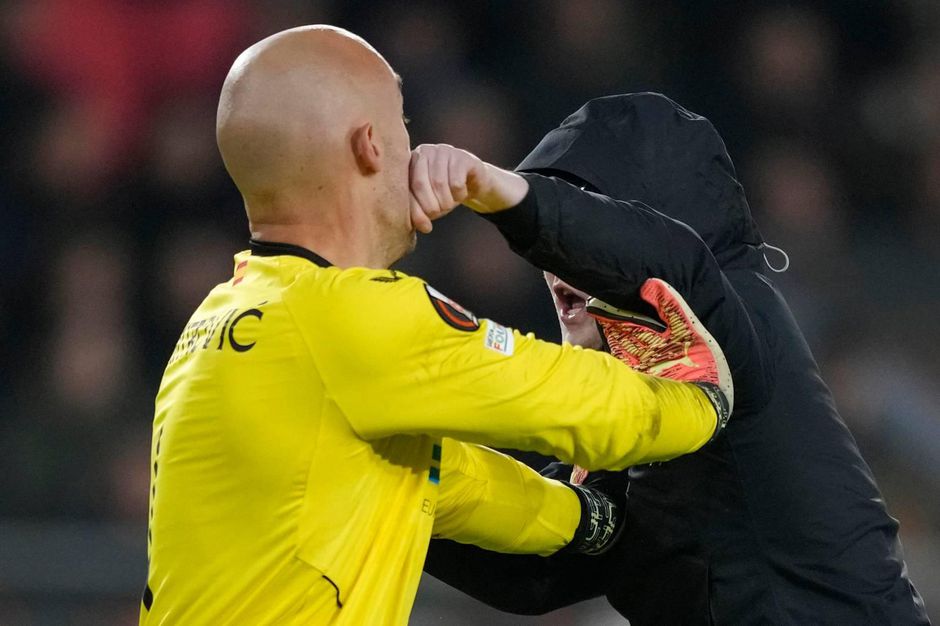 Achter slot en grendel: PSV-fan die keeper Sevilla aanviel blijft in de cel