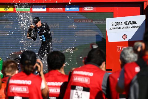 Thymen Arensman vol ongeloof na ritwinst in Koninginnenrit: 'Voelde me niet supergoed'