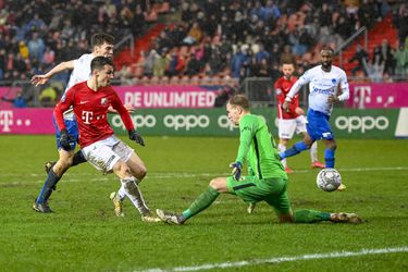 Dit zijn de opstellingen van FC Utrecht en Vitesse voor de Europese play-offs