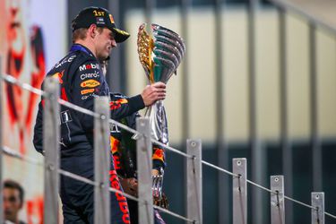 🎥 | Erik ten Hag heeft boodschap voor Max Verstappen: 'Breng die beker naar Nederland'