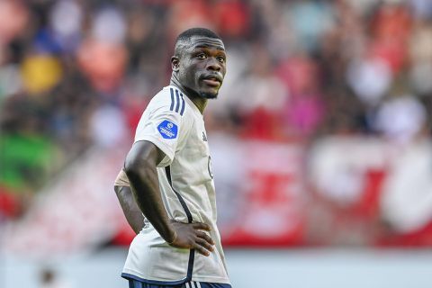 Brian Brobbey krijgt excuses van Twente-fan na racistische opmerking