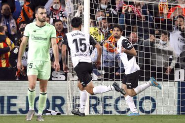 🎥 | Valencia dankzij golazo Guedes naar finale Copa del Rey