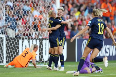 🎥​ | OH NEE! Onmachtige Leeuwinnen komen met 1-0 achter tegen Zweden