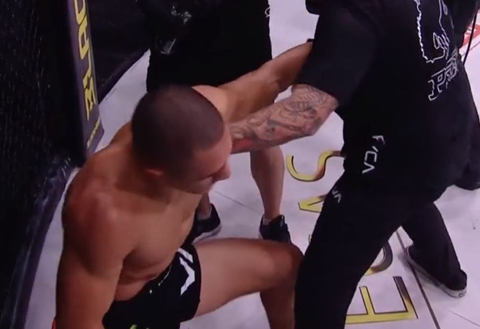 🎥 | Scheidsrechter staakt partij bij Bellator 286 na uit de kom geschoten schouder