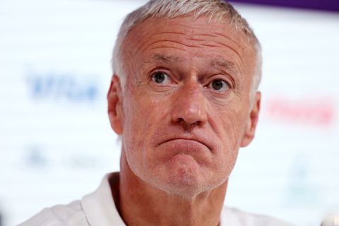 Didier Deschamps gaat niet in op vraag over Karim Benzema: 'Kunnen over 24 anderen praten'