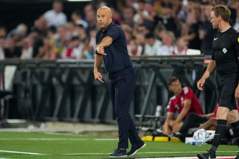 Arne Slot over gelijkspel van Feyenoord tegen Heerenveen: 'Hoopten op ruimtes'