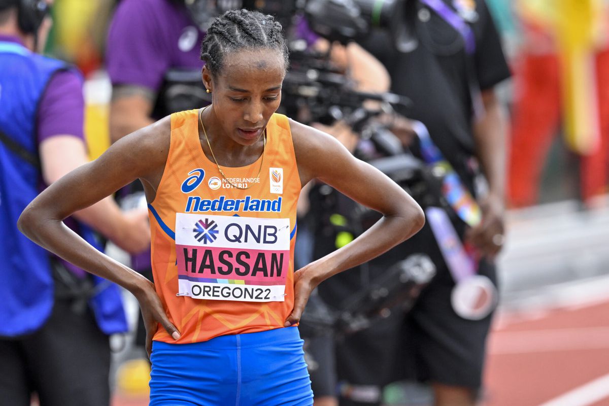 WK atletiek: Sifan Hassan mist medaille op de 5000 meter, diskwalificatie estafettevrouwen