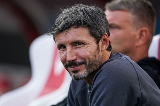 🎥 | Trainer Mark van Bommel en invaller Vincent Janssen blijven foutloos met Royal Antwerp