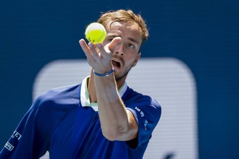 Daniil Medvedev bereikt laatste 16 op masterstoernooi van Miami