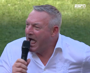 🎥 | Emotionele afscheidsspeech trainer Ron Jans bij FC Twente: 'Ik ga dat zo missen'