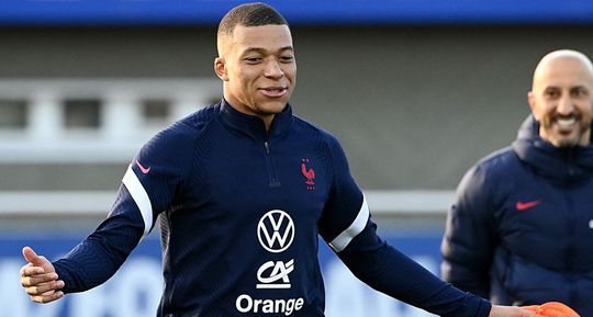 'Barcelona trolt Real Madrid en probeert Kylian Mbappé te kapen'