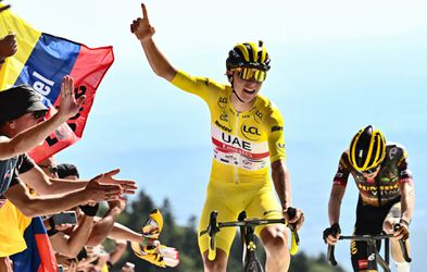 🎥 | Wat een slotfase! Tadej Pogacar wint in laatste meters de 7e etappe Tour de France