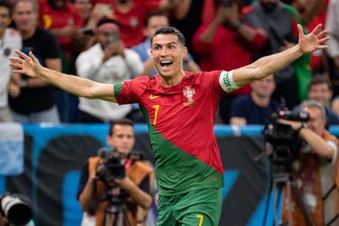 🤑 | Waanzin! 'Cristiano Ronaldo op weg naar Al Nassr in Saoedi-Arabië voor megasalaris van 200 miljoen per jaar'