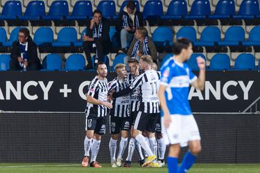 🎥​ | Check dit sneaky stiftje van Emil Hansson bij Heracles tegen Den Bosch