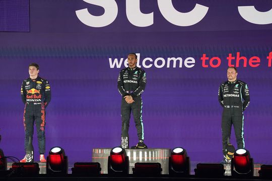 Wie is F1-wereldkampioen als Max Verstappen en Lewis Hamilton evenveel punten hebben?