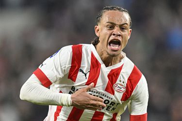 Strijd om plek 2 en play-offs: check de opstellingen van PSV-Heerenveen en RKC-Twente