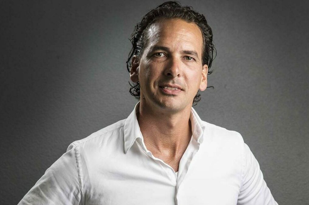 Directeur belangenvereniging voetbalclubs Serge Rossmeisl (48) overleden
