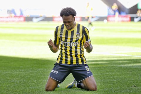 Vitesse-spits Loïs Openda is opgeroepen door België, debuteert misschien tegen Nederland