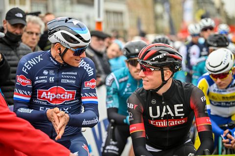 Pogacar op zijn hoede voor Van der Poel bij WK: 'Die los je niet zomaar op dit parcours'