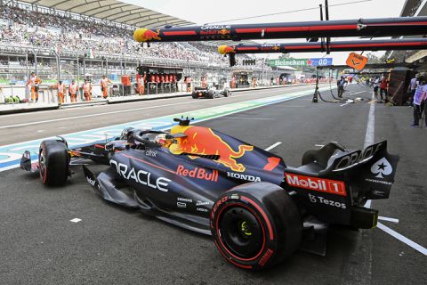 Mercedes bovenaan 3e vrije training in Mexico, Verstappen rijdt naar 3e tijd