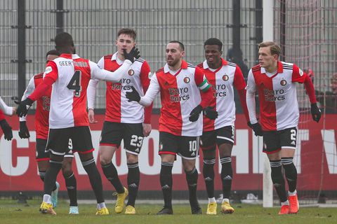 Feyenoord begint mede dankzij 16-jarige doelpuntenmaker sterk aan voorbereiding