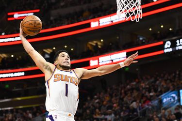 🎥 | Devin Booker leidt Phoenix Suns met 43 punten naar 8e NBA-zege op rij
