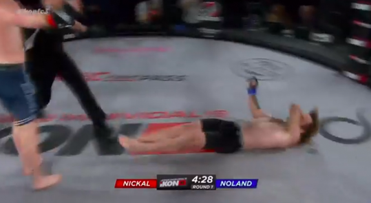 🎥 | MMA-vechter Nickal maakt indruk bij profdebuut met DEZE snelle knockout