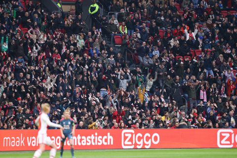 Recordaantal fans zien Ajax en Feyenoord gelijkspelen in Klassieker