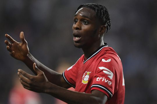 Jeremie Frimpong krijgt rood in pijnlijk verlies Leverkusen bij Porto