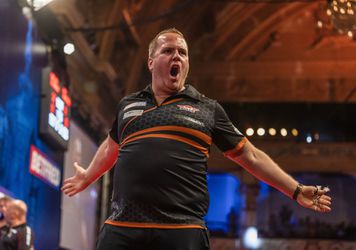 Payback time! Dirk van Duijvenbode verslaat Kim Huybrechts in thriller op World Matchplay