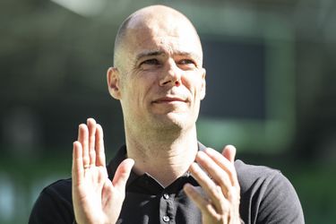 Is de opvolger van Arne Slot al binnen? Danny Buijs loopt mee bij Feyenoord