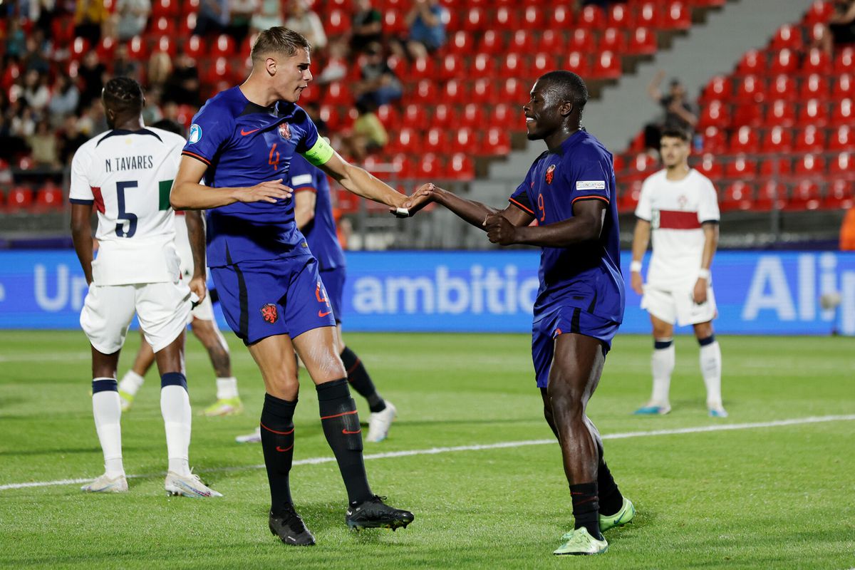 Jong Oranje dankt Brian Brobbey voor goal en heeft kwartfinale in eigen hand