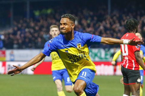 🎥​ | Ajaxfans opgelet! PSV na verschrikkelijke start al met 1-0 achter bij Cambuur