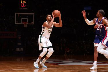 🎥 | Antetokounmpo gooit Milwaukee Bucks langs Brooklyn Nets in NBA-clash