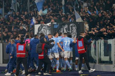 Derby della Capitale kent 3 rode kaarten en maar 1 doelpunt: Lazio gaat er met de winst vandoor