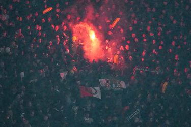 🎥 | Praagse politie zegt NEE tegen mars Feyenoordsupporters richting stadion Slavia Praag